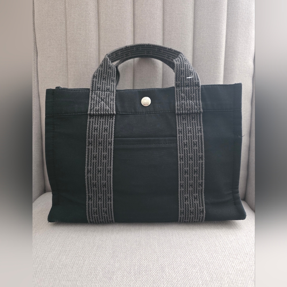 HERMES Paris Stylish Black Tote Bag Uded, Lake New.